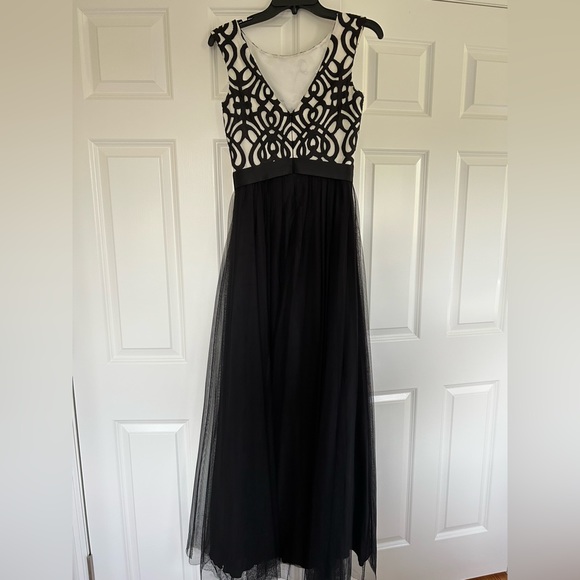 Aidan Mattox B&W long dress - Picture 3 of 7